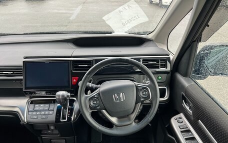Honda Stepwgn IV, 2018 год, 2 200 000 рублей, 11 фотография
