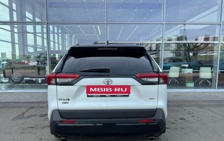Toyota RAV4, 2020 год, 2 999 000 рублей, 6 фотография