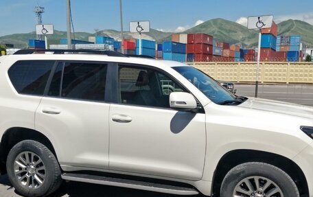 Toyota Land Cruiser Prado 150 рестайлинг 2, 2018 год, 6 700 000 рублей, 10 фотография