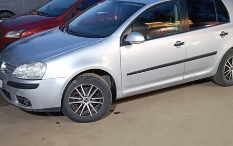 Volkswagen Golf V, 2005 год, 570 000 рублей, 2 фотография