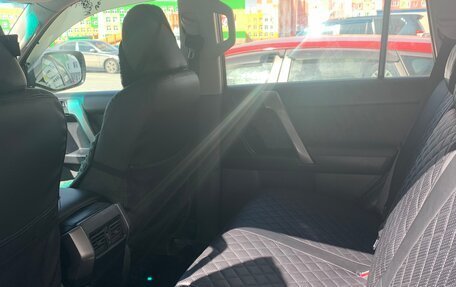 Toyota Land Cruiser Prado 150 рестайлинг 2, 2011 год, 3 100 000 рублей, 7 фотография