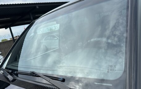 Toyota Land Cruiser 100 рестайлинг 2, 2006 год, 2 900 000 рублей, 15 фотография