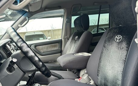 Toyota Land Cruiser 100 рестайлинг 2, 2006 год, 2 900 000 рублей, 16 фотография