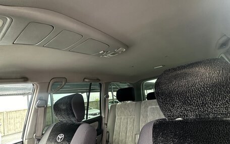 Toyota Land Cruiser 100 рестайлинг 2, 2006 год, 2 900 000 рублей, 19 фотография