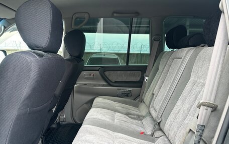 Toyota Land Cruiser 100 рестайлинг 2, 2006 год, 2 900 000 рублей, 20 фотография