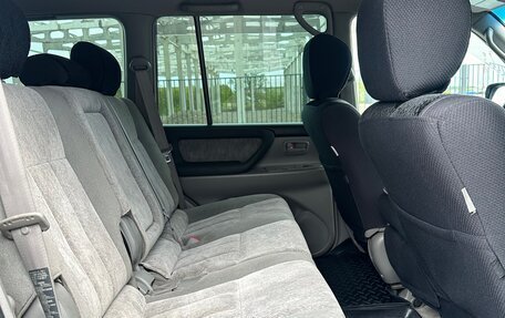 Toyota Land Cruiser 100 рестайлинг 2, 2006 год, 2 900 000 рублей, 24 фотография