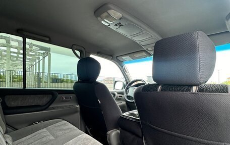 Toyota Land Cruiser 100 рестайлинг 2, 2006 год, 2 900 000 рублей, 26 фотография