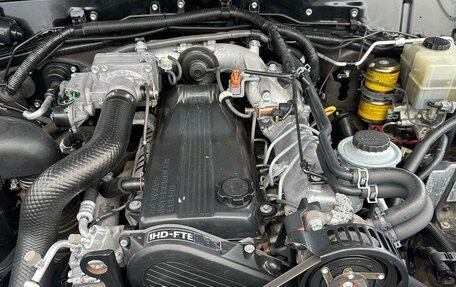 Toyota Land Cruiser 100 рестайлинг 2, 2006 год, 2 900 000 рублей, 32 фотография