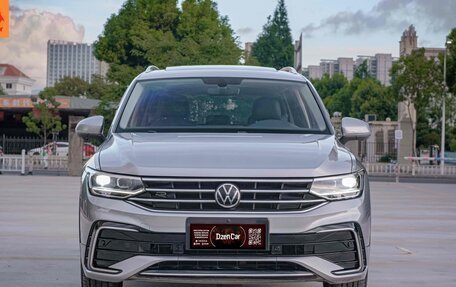 Volkswagen Tiguan II, 2022 год, 2 249 000 рублей, 2 фотография