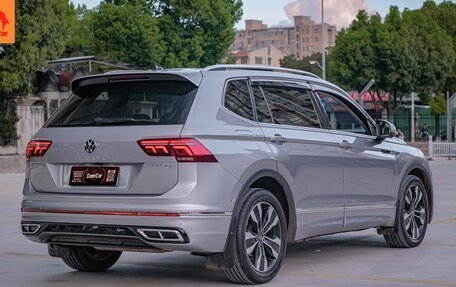 Volkswagen Tiguan II, 2022 год, 2 249 000 рублей, 4 фотография