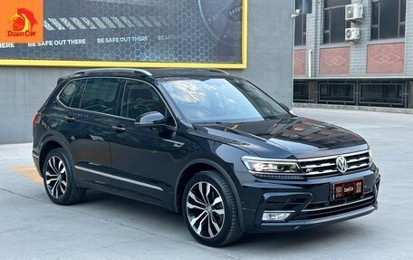 Volkswagen Tiguan II, 2021 год, 2 250 000 рублей, 3 фотография
