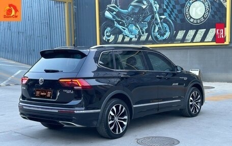 Volkswagen Tiguan II, 2021 год, 2 250 000 рублей, 5 фотография