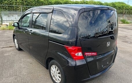 Honda Freed I, 2010 год, 905 000 рублей, 15 фотография