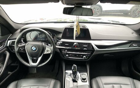 BMW 5 серия, 2019 год, 2 650 000 рублей, 10 фотография