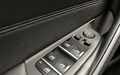 BMW 5 серия, 2019 год, 2 650 000 рублей, 13 фотография