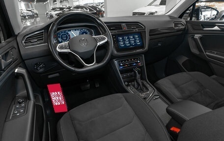 Volkswagen Tiguan II, 2021 год, 3 440 000 рублей, 10 фотография