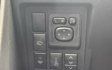 Toyota Land Cruiser Prado 150 рестайлинг 2, 2011 год, 2 750 000 рублей, 19 фотография