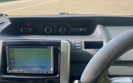 Toyota Noah III, 2009 год, 1 245 000 рублей, 10 фотография