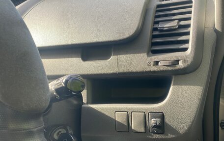 Toyota Noah III, 2009 год, 1 245 000 рублей, 12 фотография