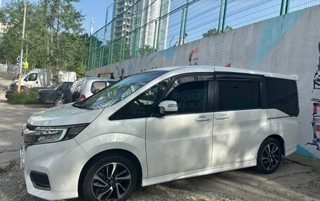 Honda Stepwgn IV, 2018 год, 2 500 000 рублей, 3 фотография