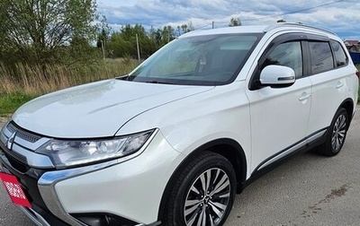Mitsubishi Outlander III рестайлинг 3, 2019 год, 2 900 000 рублей, 1 фотография