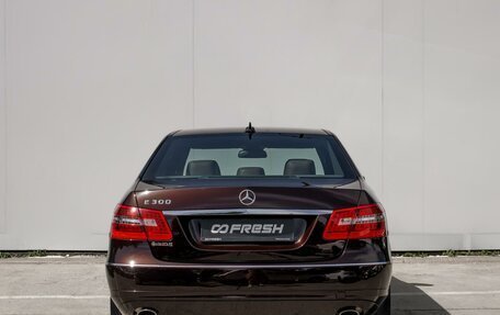 Mercedes-Benz E-Класс, 2011 год, 1 749 000 рублей, 4 фотография