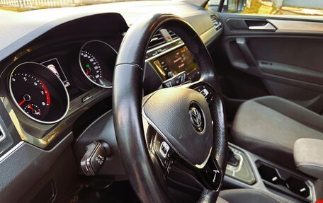 Volkswagen Tiguan II, 2020 год, 2 300 000 рублей, 17 фотография