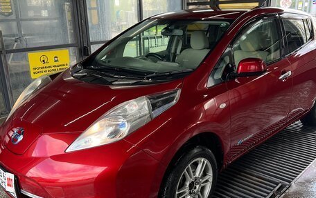 Nissan Leaf I, 2013 год, 1 350 000 рублей, 2 фотография