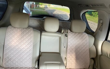 Nissan Patrol, 2011 год, 2 700 000 рублей, 15 фотография