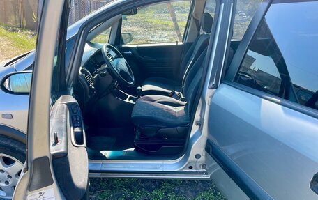 Opel Zafira A рестайлинг, 2002 год, 385 000 рублей, 9 фотография