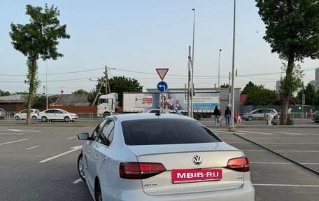Volkswagen Jetta VI, 2017 год, 1 800 000 рублей, 3 фотография