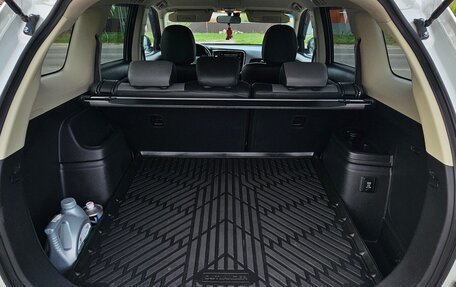 Mitsubishi Outlander III рестайлинг 3, 2019 год, 2 900 000 рублей, 13 фотография