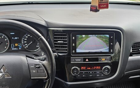 Mitsubishi Outlander III рестайлинг 3, 2019 год, 2 900 000 рублей, 18 фотография
