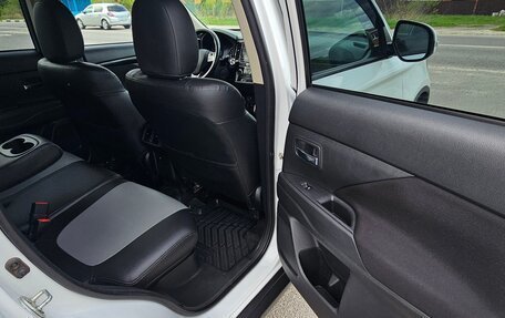 Mitsubishi Outlander III рестайлинг 3, 2019 год, 2 900 000 рублей, 26 фотография