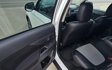 Mitsubishi Outlander III рестайлинг 3, 2019 год, 2 900 000 рублей, 24 фотография