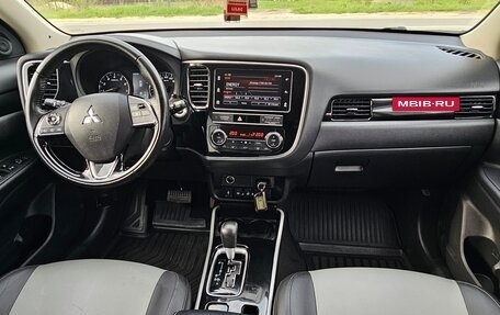 Mitsubishi Outlander III рестайлинг 3, 2019 год, 2 900 000 рублей, 20 фотография