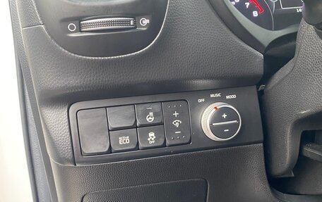 KIA Soul II рестайлинг, 2015 год, 1 400 000 рублей, 24 фотография