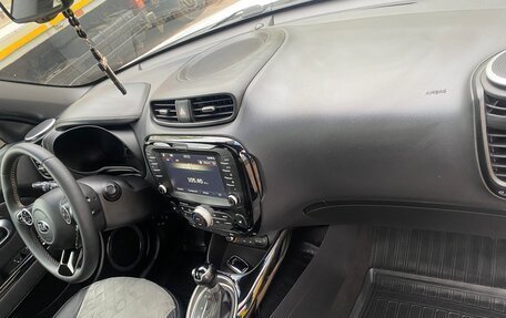 KIA Soul II рестайлинг, 2015 год, 1 400 000 рублей, 21 фотография