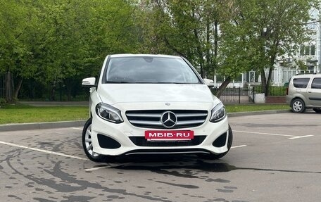 Mercedes-Benz B-Класс, 2016 год, 1 850 000 рублей, 4 фотография