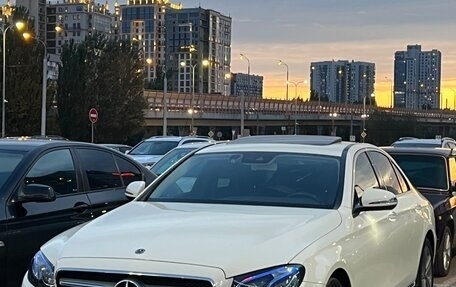 Mercedes-Benz E-Класс, 2019 год, 3 350 000 рублей, 1 фотография
