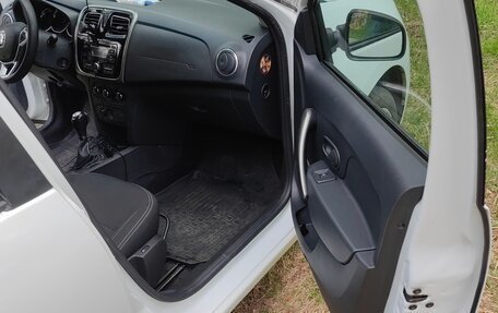 Renault Logan II, 2021 год, 850 000 рублей, 9 фотография