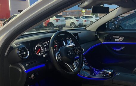 Mercedes-Benz E-Класс, 2019 год, 3 350 000 рублей, 4 фотография