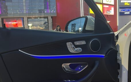 Mercedes-Benz E-Класс, 2019 год, 3 350 000 рублей, 5 фотография