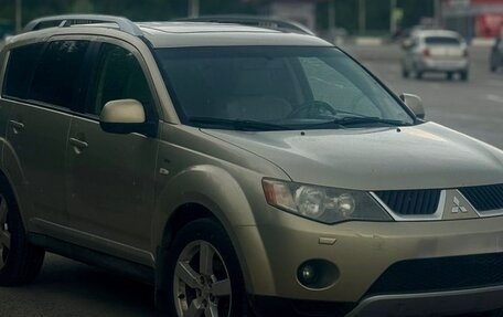 Mitsubishi Outlander III рестайлинг 3, 2007 год, 887 000 рублей, 2 фотография
