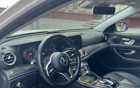 Mercedes-Benz E-Класс, 2019 год, 3 350 000 рублей, 9 фотография