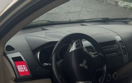 Mitsubishi Outlander III рестайлинг 3, 2007 год, 887 000 рублей, 8 фотография