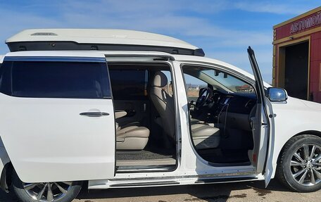 KIA Carnival III, 2018 год, 2 680 000 рублей, 10 фотография