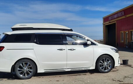 KIA Carnival III, 2018 год, 2 680 000 рублей, 9 фотография