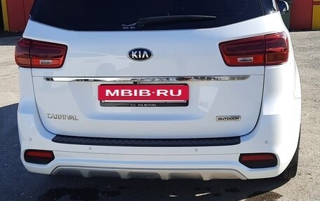 KIA Carnival III, 2018 год, 2 680 000 рублей, 13 фотография