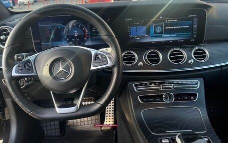 Mercedes-Benz E-Класс, 2018 год, 4 500 000 рублей, 19 фотография